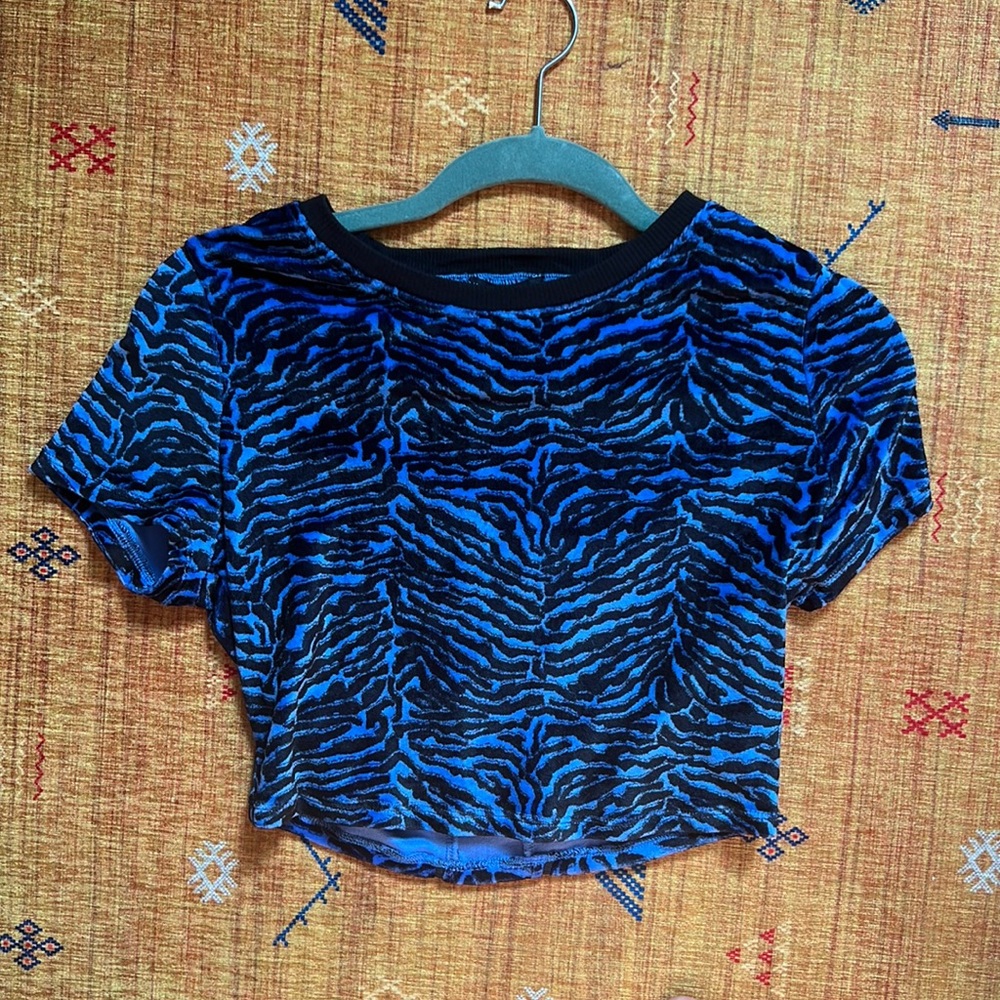 UO Blue Zebra Velvet Crop Top Size Medium Brand New